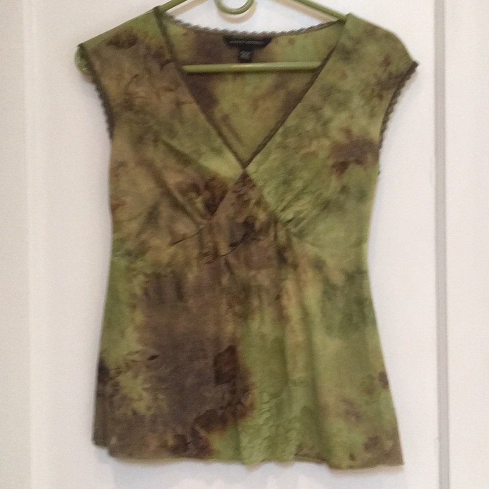 Banana Republic v-neck Pretty shirt